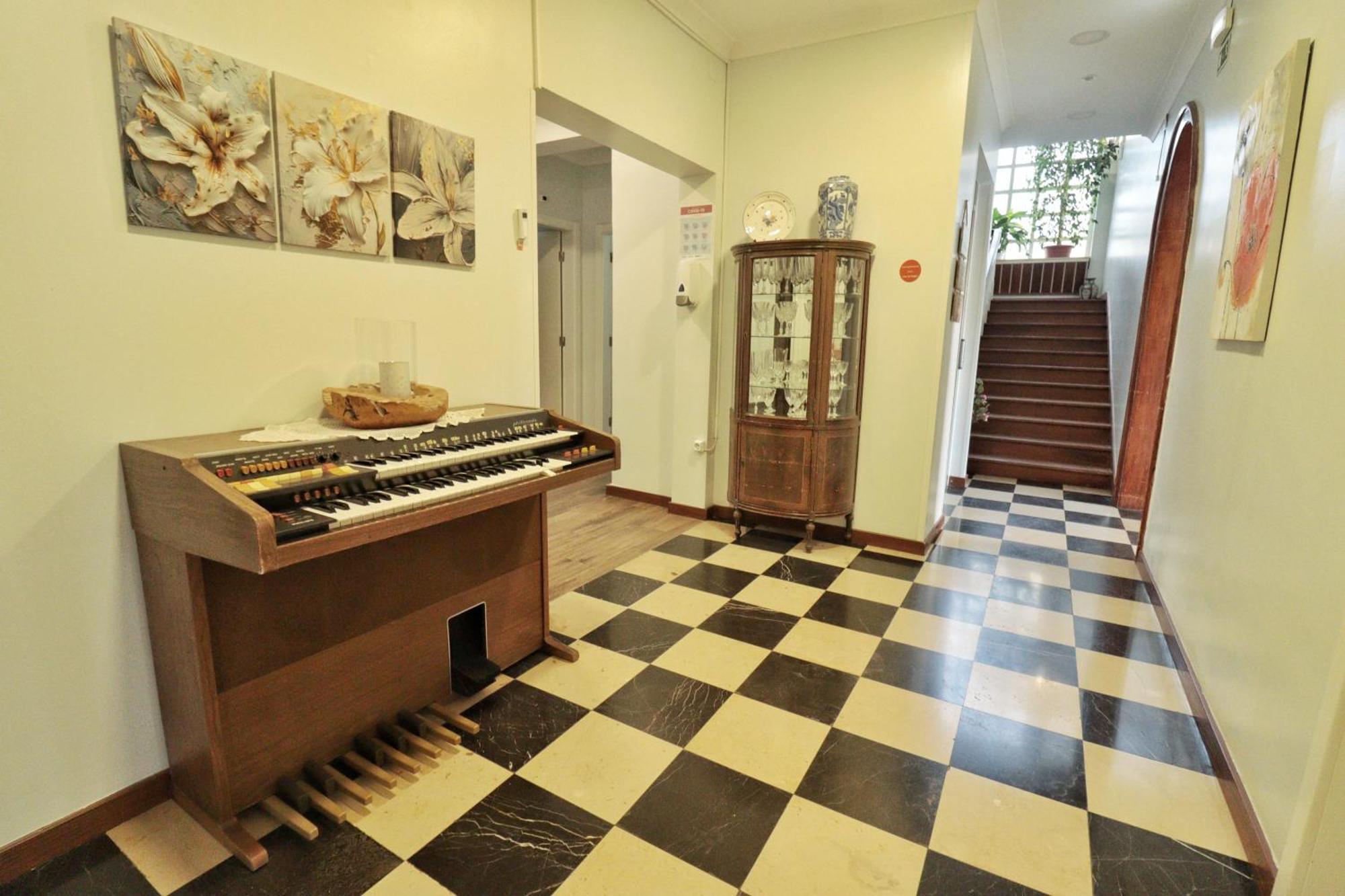 Hostel Jardins De Sao Luis Setubal Bagian luar foto